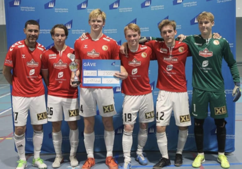 Sølv til både dame- og herrelaget på KM-Futsal i helga!